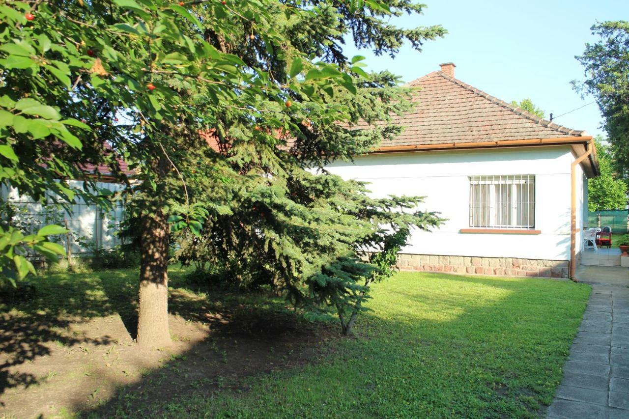 Evelin Nyaralóház Siófok Esterno foto